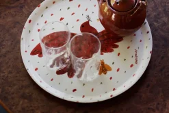 Alekos Fassianos Bricka Under Samma Himmel* Brickor