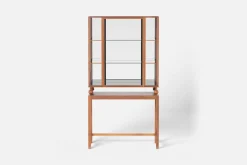 Josef Frank Vitrinskåp 2077* Skåp, Byråer & Sideboards