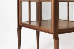 Josef Frank Vitrinskåp 2217* Skåp, Byråer & Sideboards